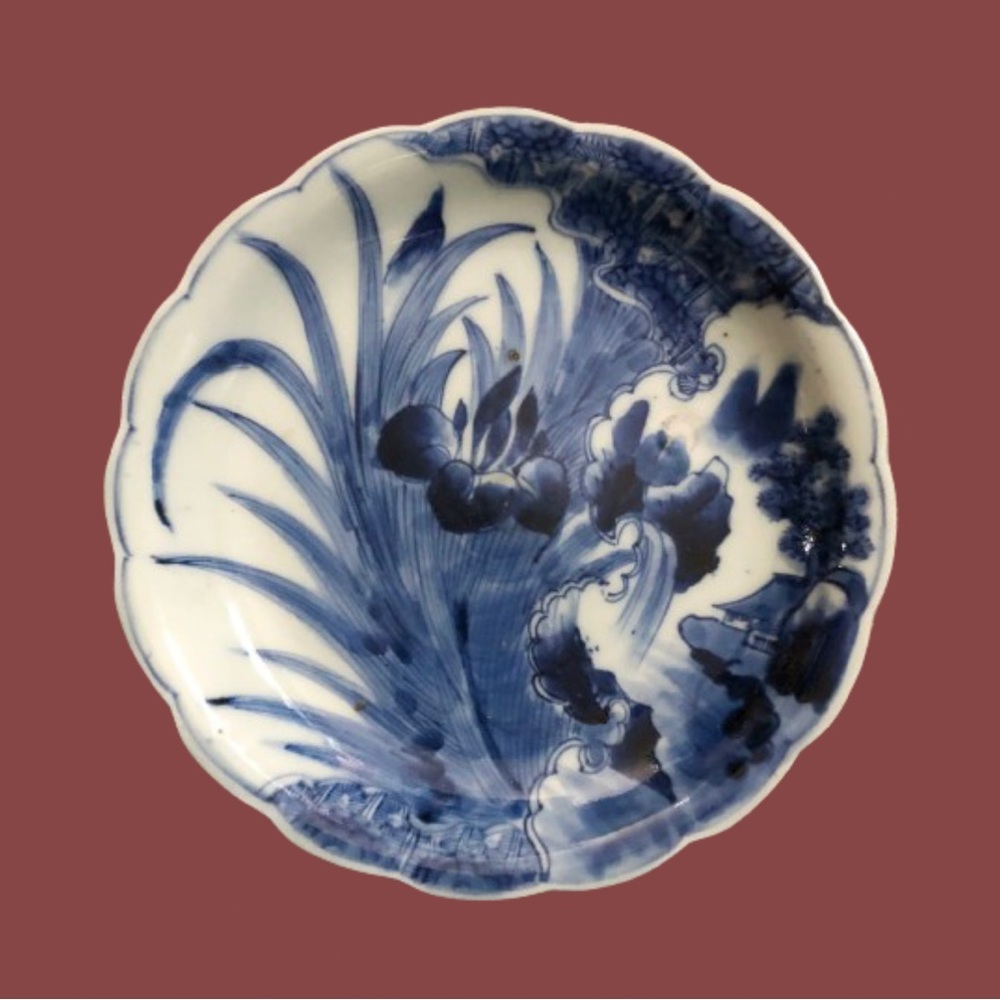 Vintage antique blue & white Imari style plate w/ flowers Japan?